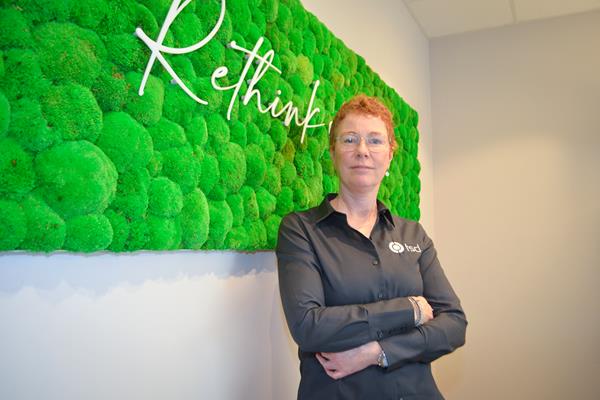 LINDEN, Anne