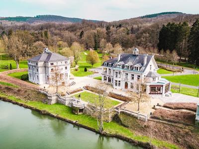 Les Sorbiers - Hastière - Vue aérienne complexe hotel