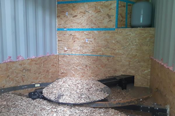 Les Sorbiers - Hastière - Fröling Austragungssystem mit Rührwerk in Container