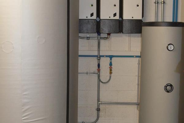 Accumulateur stratifié et boiler Fröling