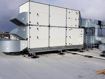 Vue groupe de ventilation MEKAR sur le toit du Centre Médical Nordstrooss Marnach